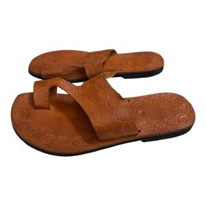 WOMEN STRAP PUSH TOE Light Brown
LEATHER SLIPPERS / SANDALS size 8